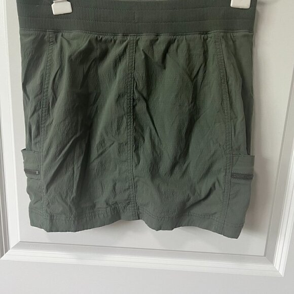 Athleta Skort Size 8 Green Drawstring w 2 side Pockets EUC - Picture 2 of 3